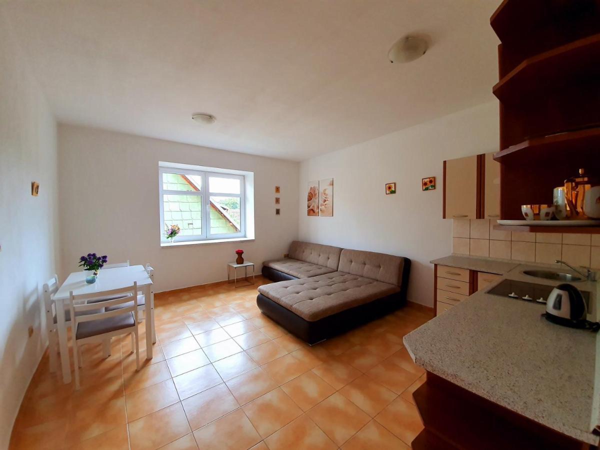 Apartman U Slunecnice Husinetz Zewnętrze zdjęcie